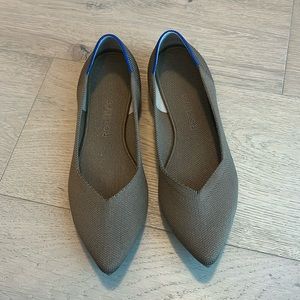 Rothy’s pointed toe flat. Worn only a few times. Size 8W